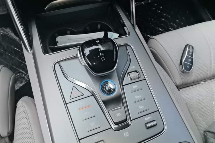 Used BYD Tang New Energy 2025 Intelligent Driving Version DM-i 115KM Flagship Edition Gear Lever