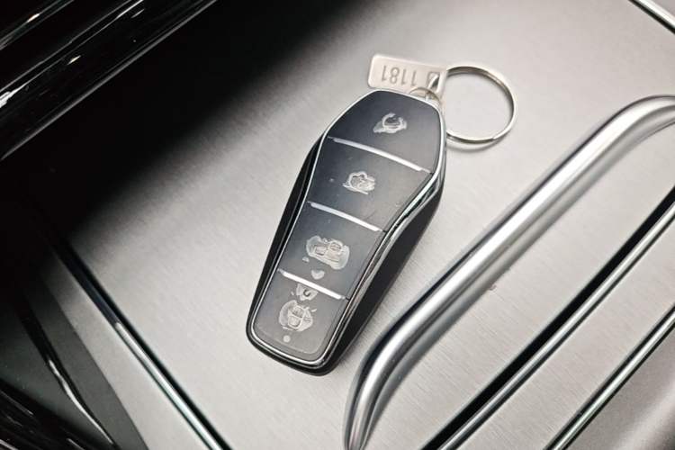 Used BYD Tang New Energy 2025 Intelligent Driving Version DM-i 115KM Flagship Edition Interior 1