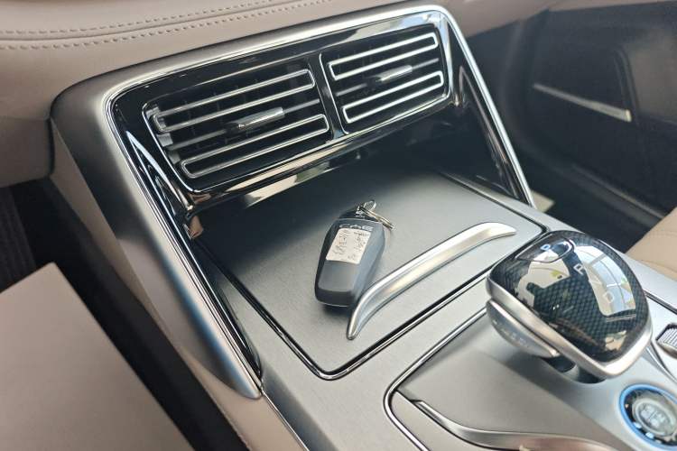 Used BYD Tang New Energy 2025 Intelligent Driving Version DM-i 115KM Flagship Edition Interior 1