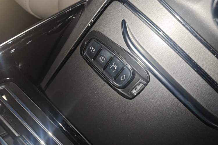 Used BYD Tang New Energy 2025 Intelligent Driving Version DM-i 115KM Prestige Edition Interior 1