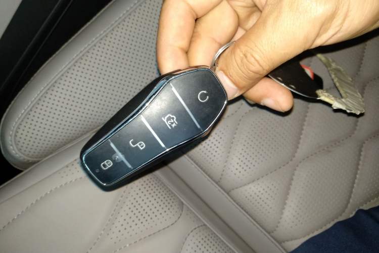 Used BYD Tang New Energy 2025 Intelligent Driving Version DM-i 115KM Flagship Edition Interior 1