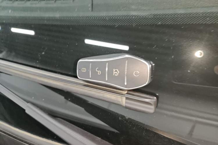 Used BYD Tang New Energy 2025 Intelligent Driving Version DM-i 115KM Flagship Edition Interior 1