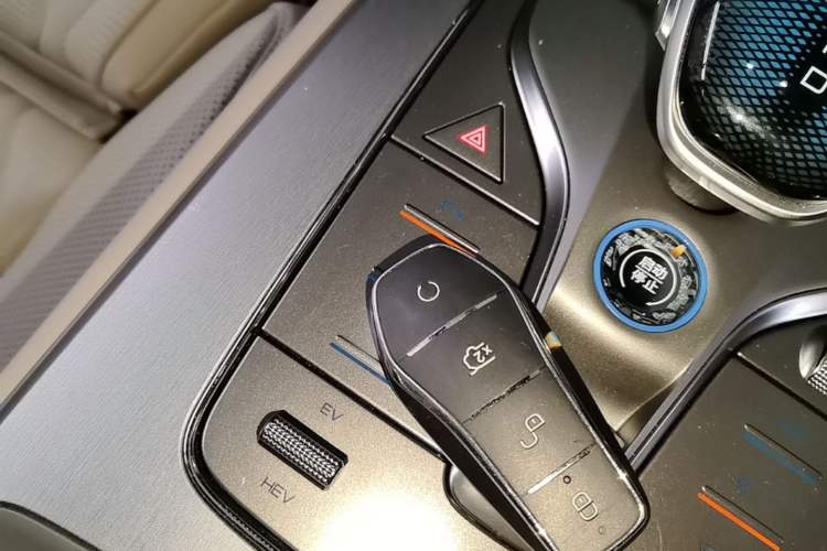 Used BYD Tang New Energy 2025 Intelligent Driving Version DM-i 115KM Flagship Edition Interior 1