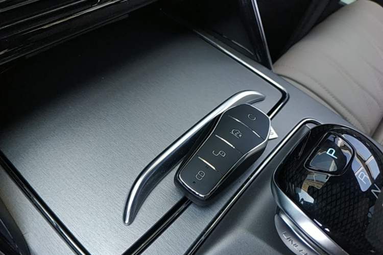 Used BYD Tang New Energy 2025 Intelligent Driving Version DM-i 115KM Flagship Edition Interior 1
