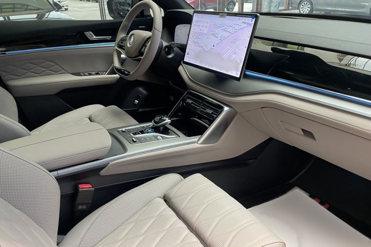 Used BYD Tang New Energy 2025 DM-i 115KM Cloud Ride Flagship Model Interior 5