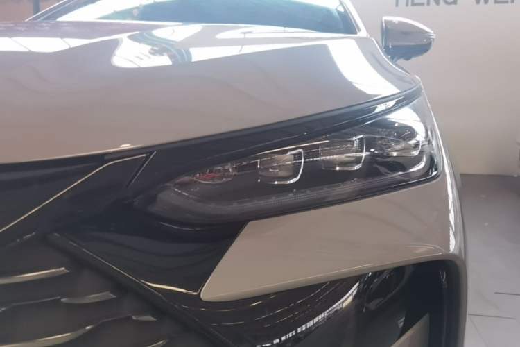 Used BYD Tang New Energy 2025 DM-i 115KM Cloud Ride Flagship Model Left Front Headlight