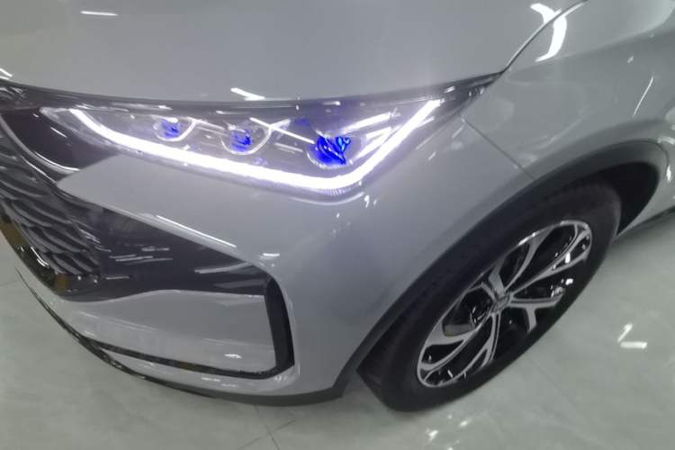 Used BYD Tang New Energy 2025 DM-i 115KM Prestige Model Left Front Headlight