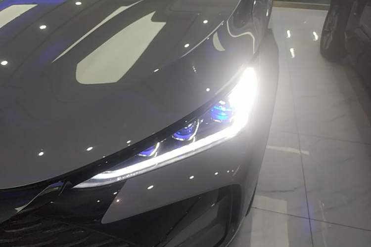 Used BYD Tang New Energy 2025 DM-i 115KM Cloud Ride Flagship Model Left Front Headlight