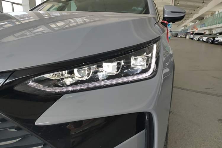 Used BYD Tang New Energy 2025 DM-i 115KM Cloud Ride Flagship Model Left Front Headlight