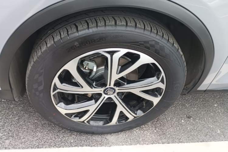 Used BYD Tang New Energy 2025 Intelligent Driving Version DM-i 115KM Flagship Edition Left Front Wheel Hub