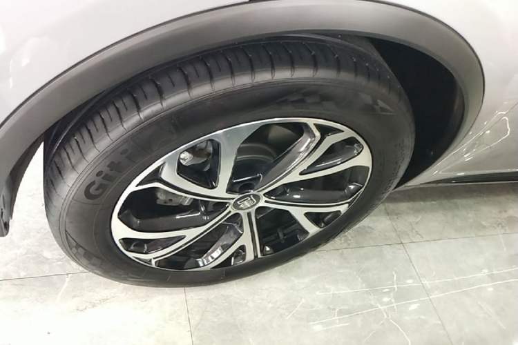 Used BYD Tang New Energy 2025 DM-i 115KM Prestige Model Left Front Wheel Hub