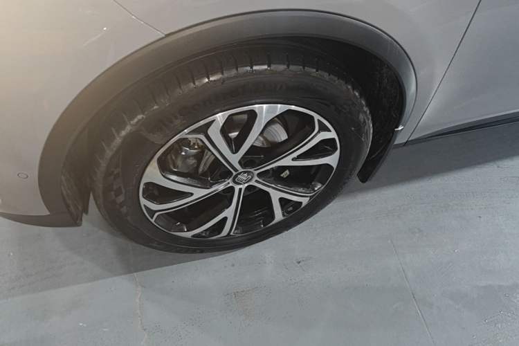 Used BYD Tang New Energy 2025 Intelligent Driving Version DM-i 115KM Prestige Edition Left Front Wheel Hub