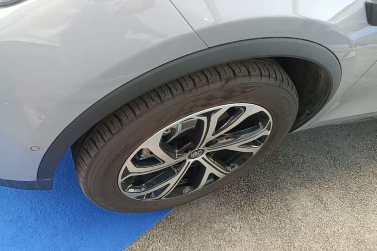 Used BYD Tang New Energy 2025 Intelligent Driving Version DM-i 115KM Flagship Edition Left Front Wheel Hub