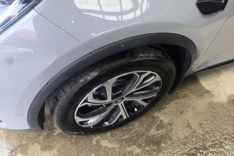 Used BYD Tang New Energy 2025 Intelligent Driving Version DM-i 115KM Prestige Edition Left Front Wheel Hub