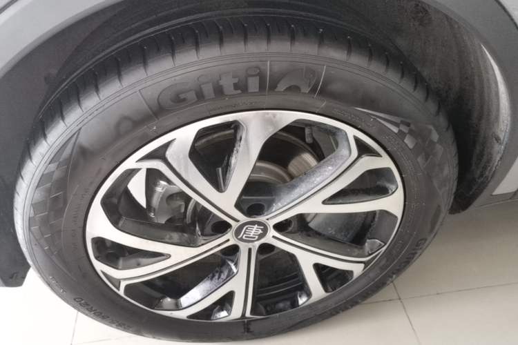 Used BYD Tang New Energy 2025 Intelligent Driving Version DM-i 115KM Flagship Edition Left Front Wheel Hub