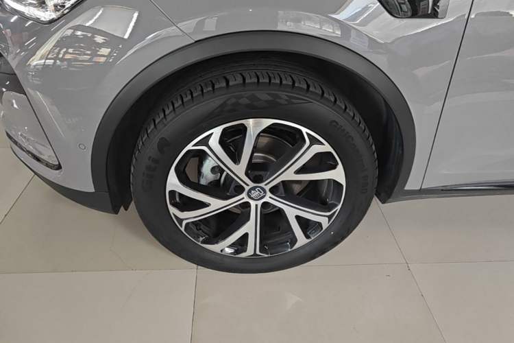 Used BYD Tang New Energy 2025 Intelligent Driving Version DM-i 115KM Flagship Edition Left Front Wheel Hub