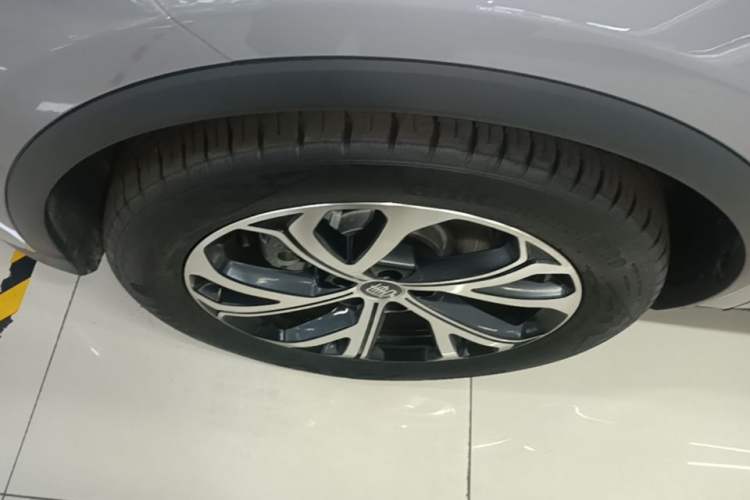 Used BYD Tang New Energy 2025 Intelligent Driving Version DM-i 115KM Flagship Edition Left Front Wheel Hub
