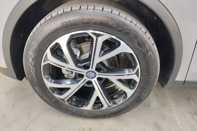 Used BYD Tang New Energy 2025 Intelligent Driving Version DM-i 115KM Flagship Edition Left Front Wheel Hub