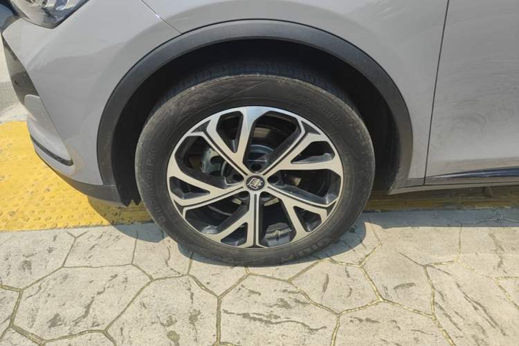 Used BYD Tang New Energy 2025 DM-i 115KM Prestige Model Left Front Wheel Hub