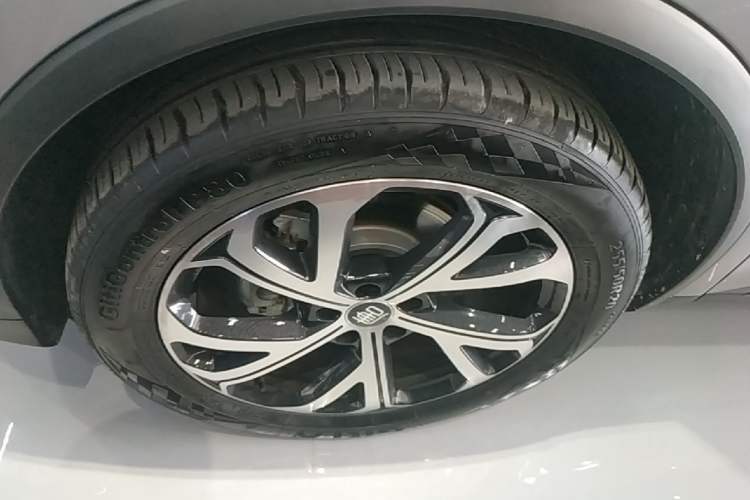 Used BYD Tang New Energy 2025 Intelligent Driving Version DM-i 115KM Flagship Edition Left Front Wheel Hub