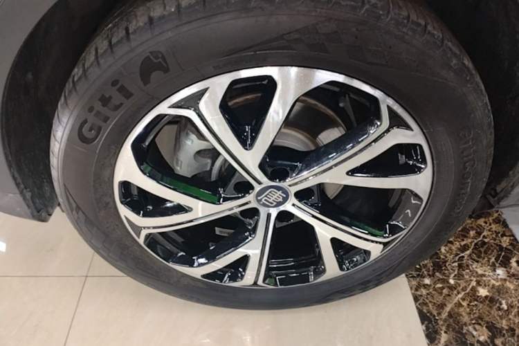 Used BYD Tang New Energy 2025 Intelligent Driving Version DM-i 115KM Flagship Edition Left Front Wheel Hub