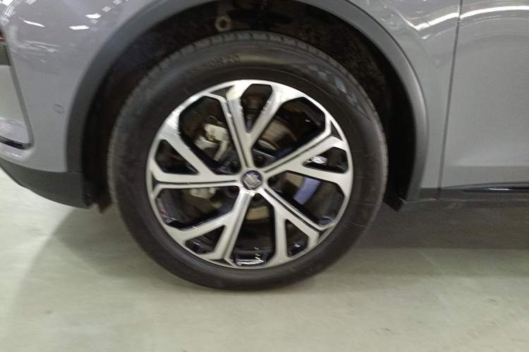 Used BYD Tang New Energy 2025 DM-i 115KM Flagship Model Left Front Wheel Hub
