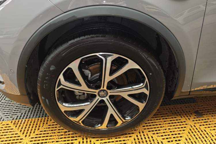 Used BYD Tang New Energy 2025 Intelligent Driving Version DM-i 115KM Flagship Edition Left Front Wheel Hub