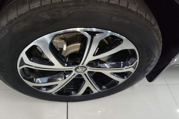 Used BYD Tang New Energy 2025 DM-i 115KM Prestige Model Left Front Wheel Hub