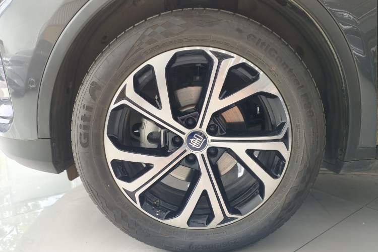 Used BYD Tang New Energy 2025 Intelligent Driving Version DM-i 115KM Flagship Edition Left Front Wheel Hub