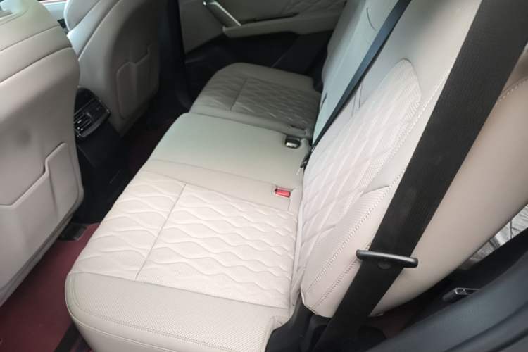 Used BYD Tang New Energy 2025 Intelligent Driving Version DM-i 115KM Prestige Edition Left Rear Seat