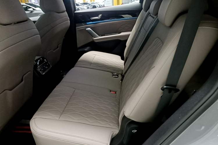 Used BYD Tang New Energy 2025 Intelligent Driving Version DM-i 115KM Prestige Edition Left Rear Seat