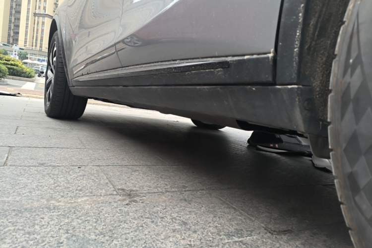 Used BYD Tang New Energy 2025 DM-i 115KM Flagship Model Left Side Sill