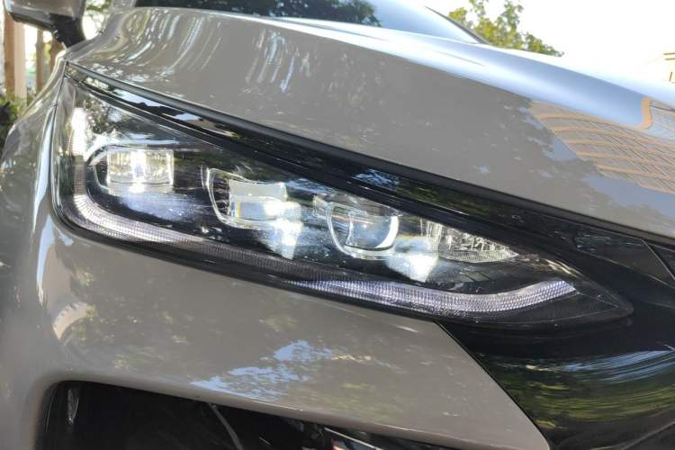 Used BYD Tang New Energy 2025 Intelligent Driving Version DM-i 115KM Prestige Edition Right Front Headlight