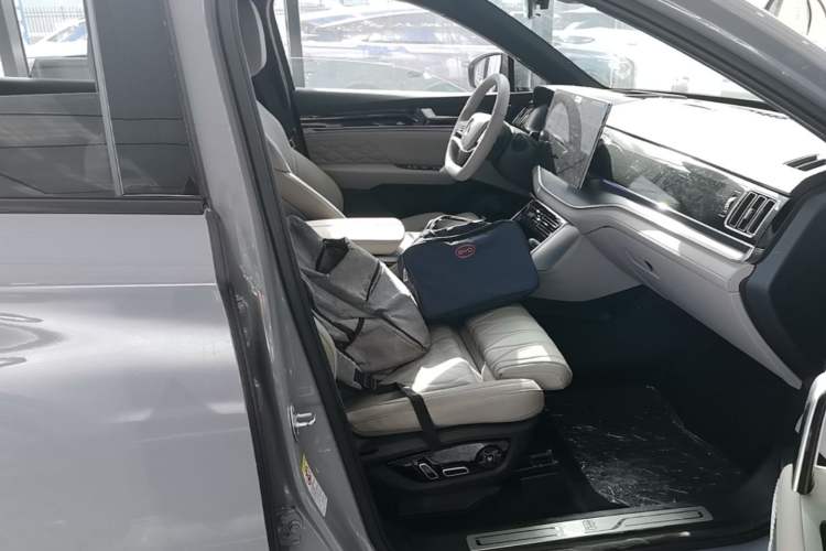 Used BYD Tang New Energy 2025 Intelligent Driving Version DM-i 115KM Flagship Edition Right Front Seat