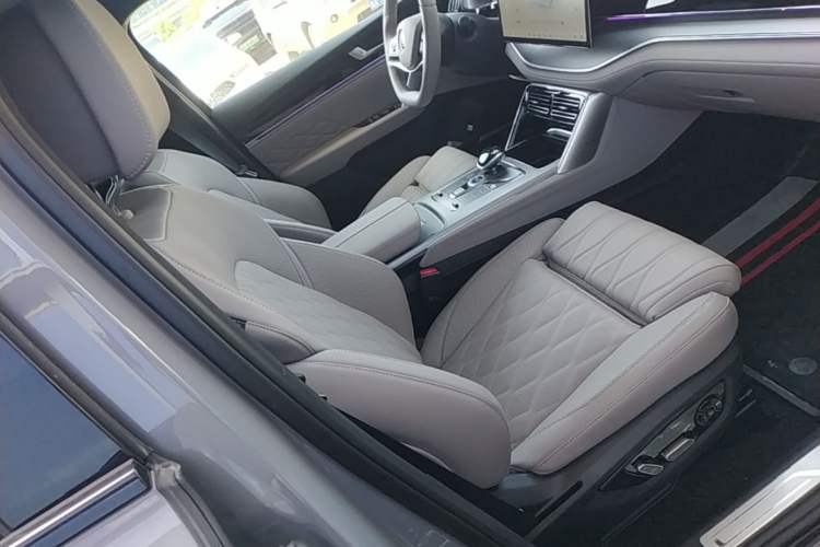 Used BYD Tang New Energy 2025 Intelligent Driving Version DM-i 115KM Flagship Edition Right Front Seat