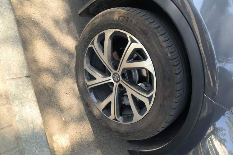 Used BYD Tang New Energy 2025 Intelligent Driving Version DM-i 115KM Prestige Edition Right Front Wheel Hub