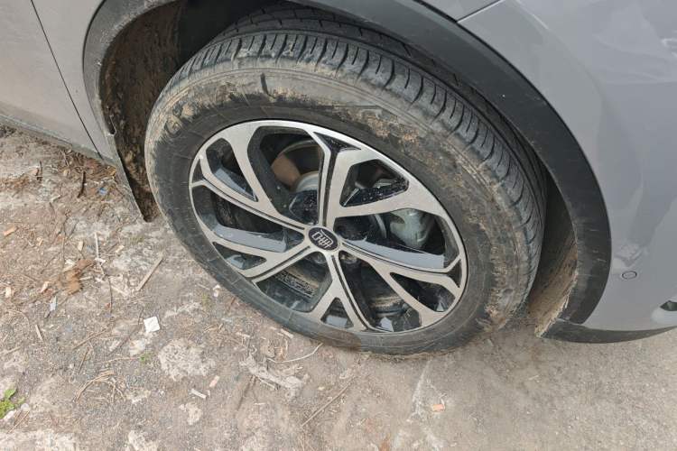 Used BYD Tang New Energy 2025 Intelligent Driving Version DM-i 115KM Prestige Edition Right Front Wheel Hub