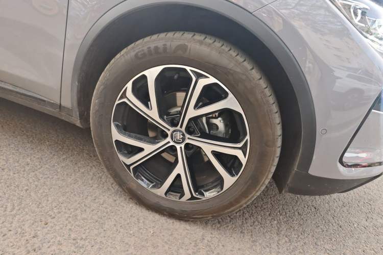 Used BYD Tang New Energy 2025 Intelligent Driving Version DM-i 115KM Prestige Edition Right Front Wheel Hub