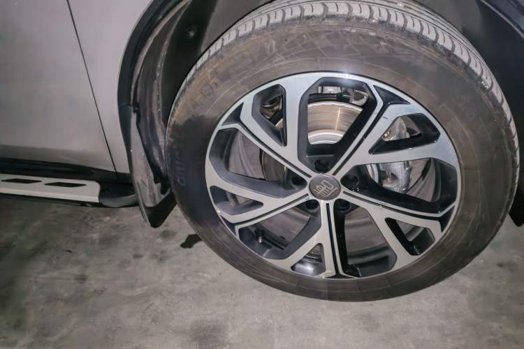 Used BYD Tang New Energy 2025 Intelligent Driving Version DM-i 115KM Prestige Edition Right Front Wheel Hub