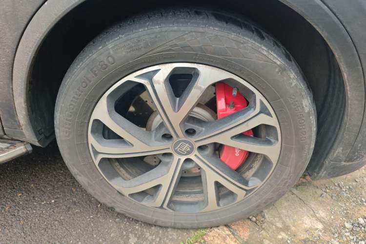 Used BYD Tang New Energy 2025 DM-i 115KM Prestige Model Right Front Wheel Hub