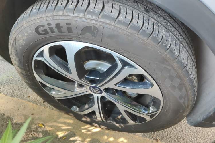 Used BYD Tang New Energy 2025 Intelligent Driving Version DM-i 115KM Prestige Edition Right Front Wheel Hub