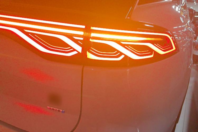 Used BYD Tang New Energy 2025 Intelligent Driving Version DM-i 115KM Flagship Edition Right Rear Taillight