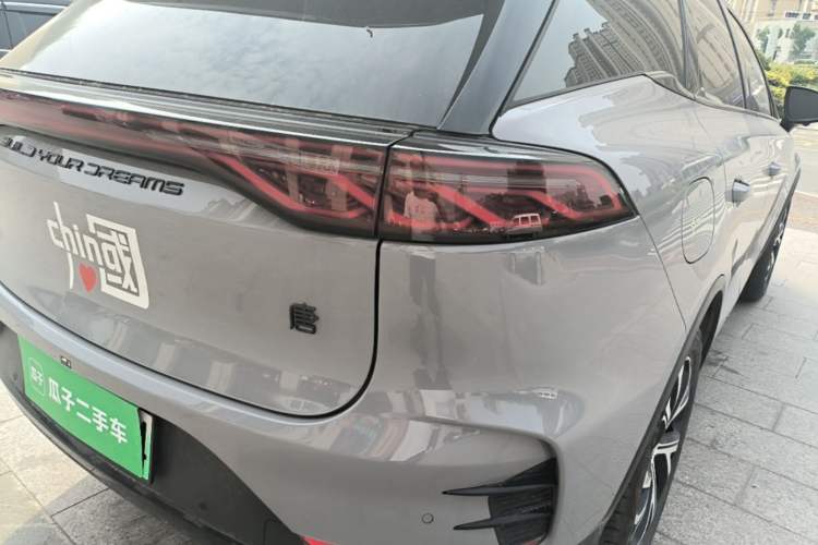 Used BYD Tang New Energy 2025 DM-i 115KM Flagship Model Right Rear Taillight