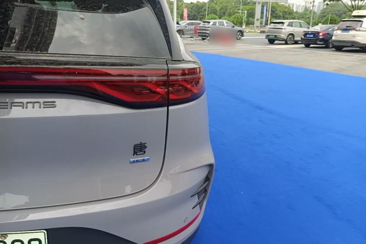 Used BYD Tang New Energy 2025 Intelligent Driving Version DM-i 115KM Flagship Edition Right Rear Taillight