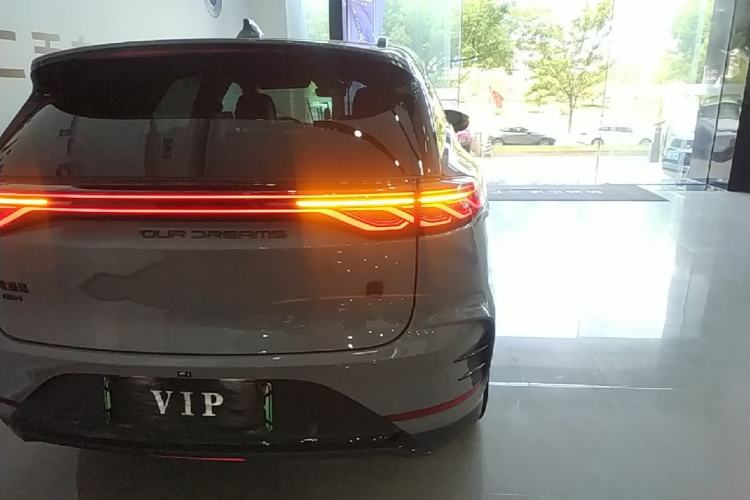 Used BYD Tang New Energy 2025 DM-i 115KM Cloud Ride Flagship Model Right Rear Taillight