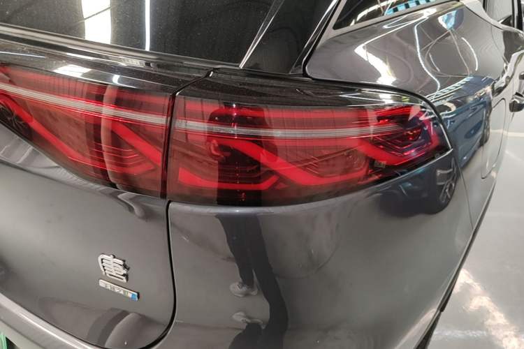 Used BYD Tang New Energy 2025 Intelligent Driving Version DM-i 115KM Flagship Edition Right Rear Taillight