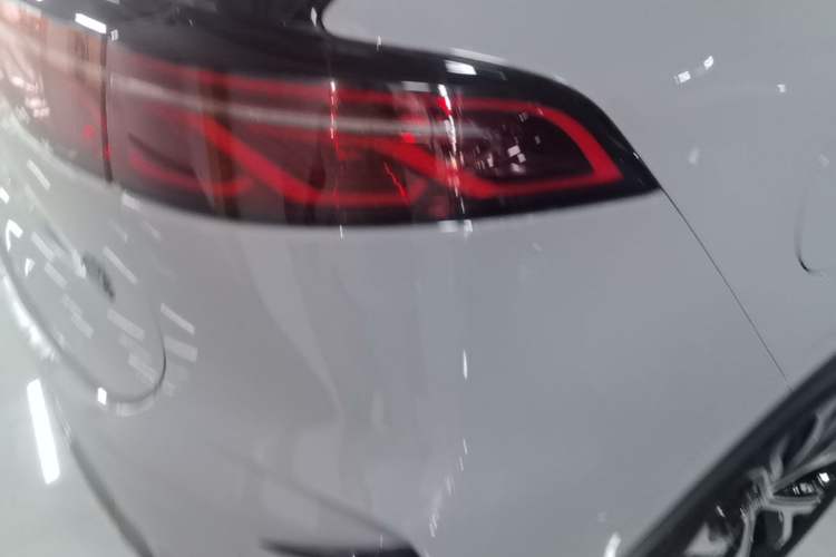 Used BYD Tang New Energy 2025 DM-i 115KM Prestige Model Right Rear Taillight