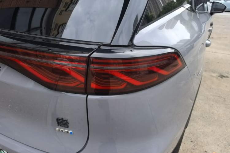 Used BYD Tang New Energy 2025 Model Smart Drive Version DM-i 175KM Prestige Version Right Rear Taillight