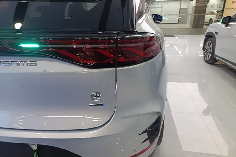Used BYD Tang New Energy 2025 Model Smart Drive Version DM-i 175KM Prestige Version Right Rear Taillight