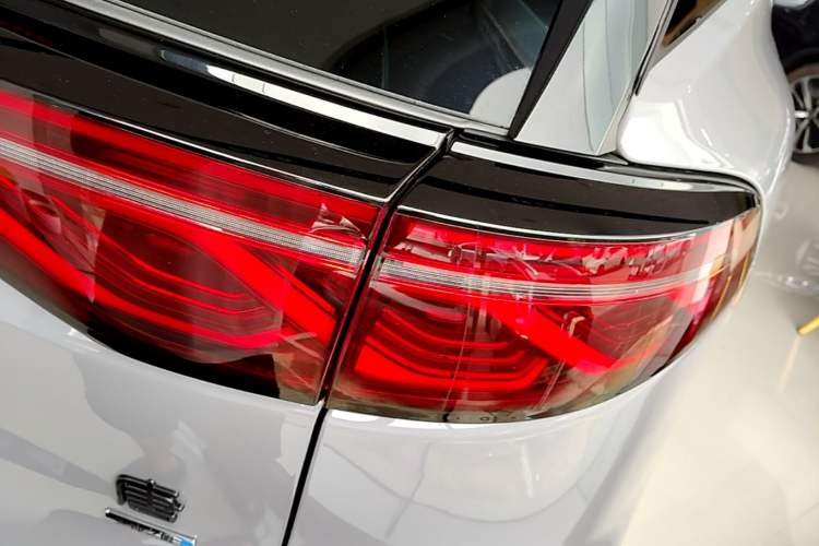 Used BYD Tang New Energy 2025 Intelligent Driving Version DM-i 115KM Flagship Edition Right Rear Taillight